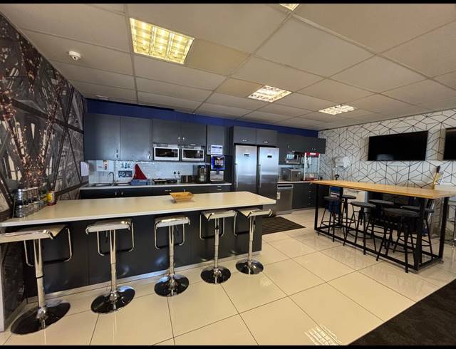 1,429M² OFFICE TO LET IN TYGER VALLEY